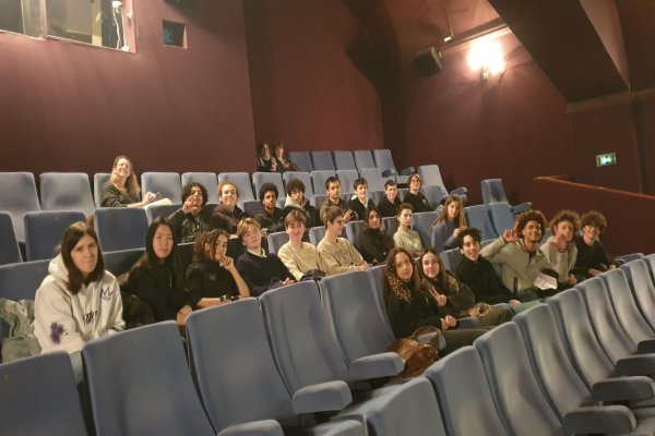 Les spécialités SVT au cinéma pour découvrir l'écologie de la panthère des neiges